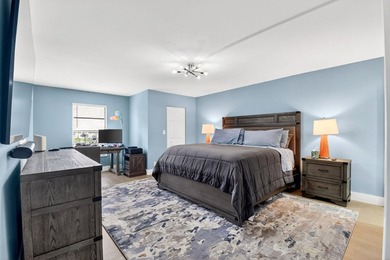 Beautifully updated and COMPLETELY FURNISHED 2-bedroom, 2-bath - photo 31