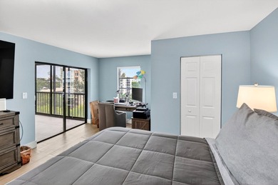Beautifully updated and COMPLETELY FURNISHED 2-bedroom, 2-bath - photo 33