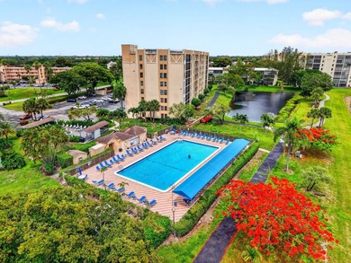 Beautifully updated and COMPLETELY FURNISHED 2-bedroom, 2-bath - photo 42