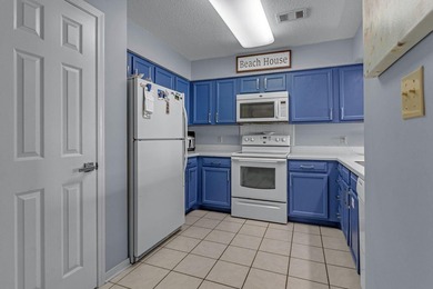 Discover coastal living at its finest in this turnkey 3-bedroom - photo 8