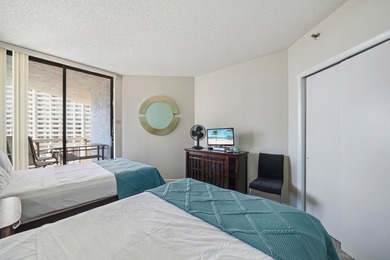 This bright and fresh 2-bedroom Gulf-front unit has been - photo 11