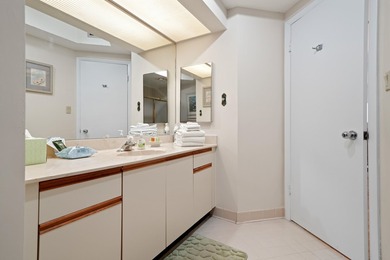 This bright and fresh 2-bedroom Gulf-front unit has been - photo 18
