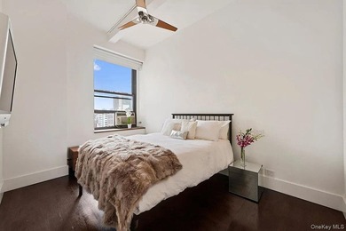 Just Listed! Chic renovated 2 bed Loft with washer dryer on High - photo 6