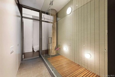 Just Listed! Chic renovated 2 bed Loft with washer dryer on High - photo 10