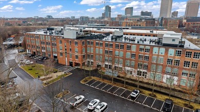 Highly desirable top-floor urban loft in the Buggyworks