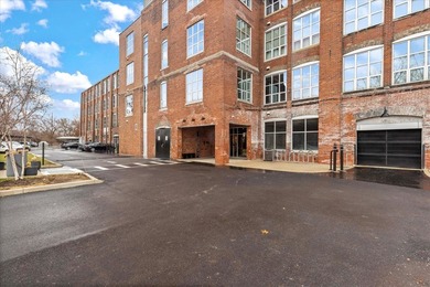 Highly desirable top-floor urban loft in the Buggyworks