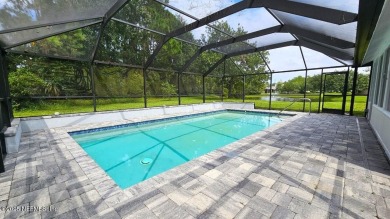 Lake Home ActiveUnderContr in Jacksonville, Florida