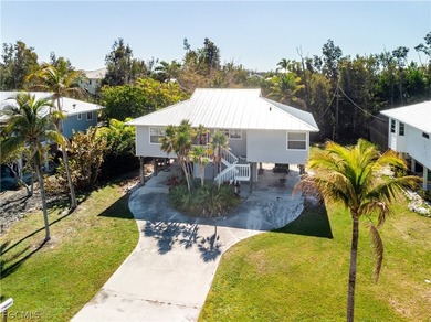 Captains Cove, 2- bedrooms 2.5- baths, Piling Home and pool at - photo 1