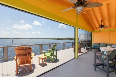 Wonderful seaside cottage with open water views! On any given - photo 2