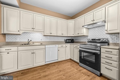 Welcome home to this beautifully updated condo in the - photo 14