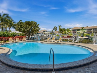 SUPER CLOSE TO THE BEACH! DOCK! 3 BEDROOMS! Beautifully - photo 22