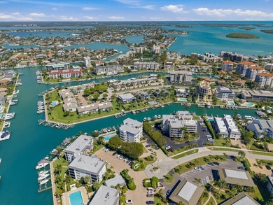 SUPER CLOSE TO THE BEACH! DOCK! 3 BEDROOMS! Beautifully - photo 35
