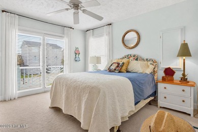 Wake up to ocean breezes and end your days with glowing coastal - photo 40