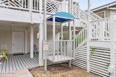 Wake up to ocean breezes and end your days with glowing coastal - photo 48