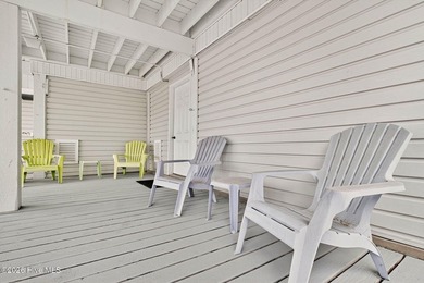 Wake up to ocean breezes and end your days with glowing coastal - photo 55