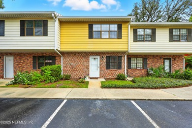 Doctors Lake Condo For Sale in Orange Park Florida