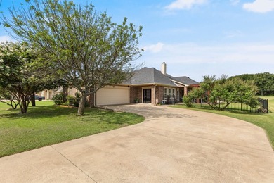 SELLER IS OFFERING $10,000 IN BUYER CONCESSIONS! Enjoy - photo 1