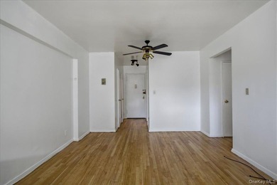 Riverwood Cooperative presents a top-floor, spacious - photo 5
