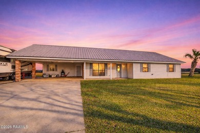 (private lake, pond, coastal) Home For Sale in New Iberia Louisiana