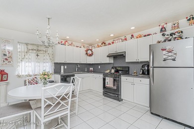 Welcome to 516 Medina Street, a beautiful attached single family - photo 6