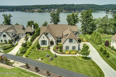 Stunning Lakefront Contemporary with Views and Room to Entertain - photo 4