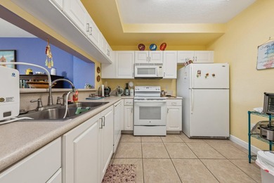 Penthouse Condo in Lucerne Lakes, spacious 3 bedroom, 2 bathroom - photo 8