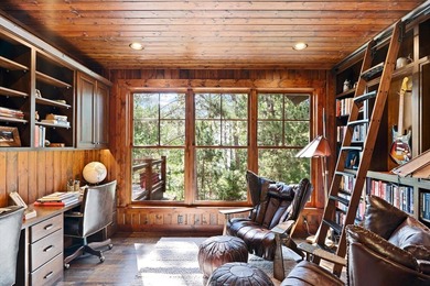Stunning modern Land's End constructed lodge on the east shore - photo 27