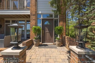 Lake Condo For Sale in West Bloomfield, Michigan