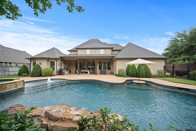 Welcome to 6987 Canal St. in the prestigious Oak Hollow - photo 2