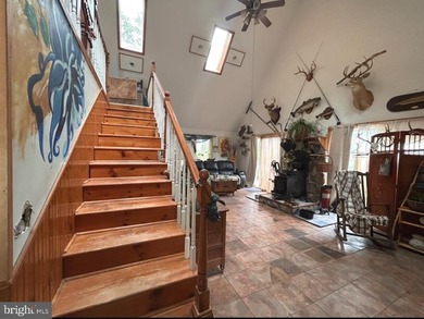 This rustic mountain cabin offers the perfect blend of privacy - photo 8