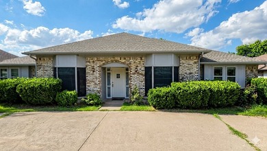 Charming Richardson Home with tons of potential in this spacious - photo 2