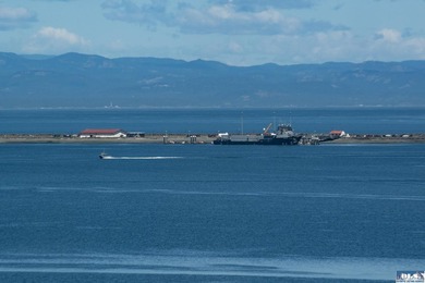 Perched on a high-bank overlooking the waterfront, this property - photo 23