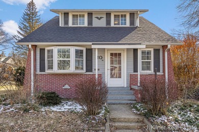 Grand River - Kent County Home Sale Pending in Grand Rapids Michigan