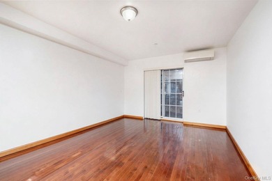 Experience refined living in the heart of Flushing. This elegant - photo 6