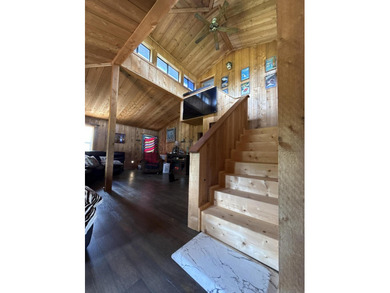 SPRING RIVER FRONT HOME - Rustic 3 bedroom, 2 bath home on - photo 8