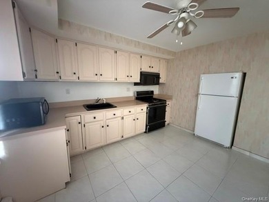 Two-Family Opportunity in East Rockaway Welcome to this spacious - photo 4