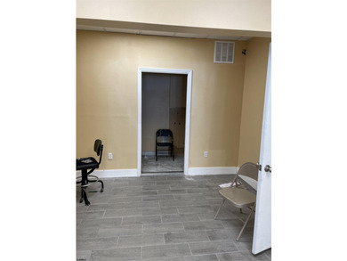 New HVAC, water heater, New safety door, Updated wiring. Newly - photo 3