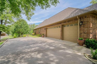 Magnificent designer waterfront home on beautiful Lake Fork - photo 4
