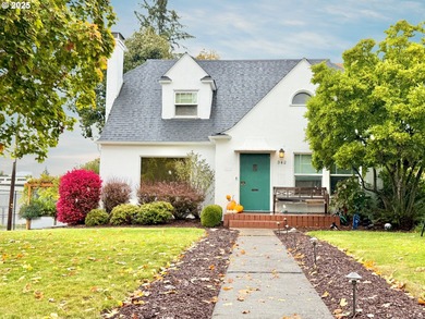 South Umpqua River Home For Sale in Roseburg Oregon