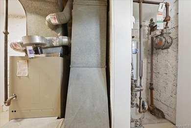Fully renovated Single Family located in the highly sought-after - photo 25