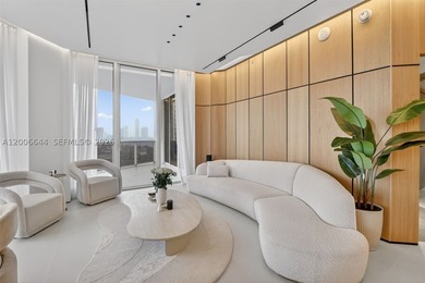 Step into a state-of-the-art, fully reimagined Bellini residence - photo 2