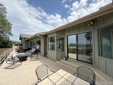 HOW ABOUT A HOME WITH THREE L'S? Luxurious, Lovable, and - photo 5