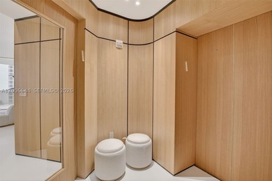 Step into a state-of-the-art, fully reimagined Bellini residence - photo 6