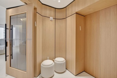 Step into a state-of-the-art, fully reimagined Bellini residence - photo 7