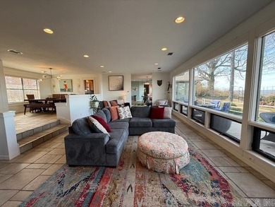 HOW ABOUT A HOME WITH THREE L'S? Luxurious, Lovable, and - photo 10