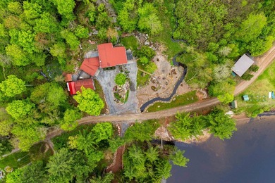 Welcome to Cathedral Rock, a one-of-a-kind lakefront retreat set - photo 3
