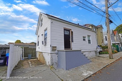 Welcome to 48 White Plains Ave - Check out this great, spacious - photo 1