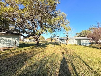 Investment opportunity in the heart of Rockport! This 2-bedroom - photo 14
