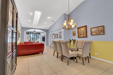 This bright and spacious home boasts soaring ceilings and a - photo 14