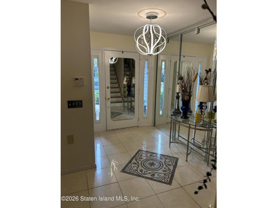 Welcome to this spacious 3-bedroom home offering multiple levels - photo 3